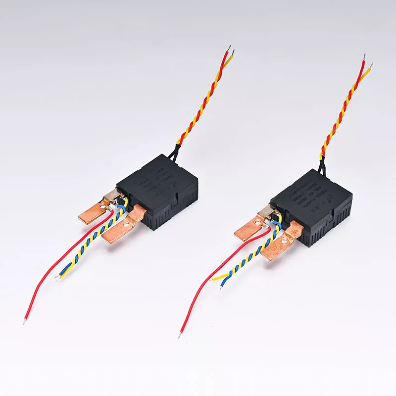 Vienfazis 2P bėgio tipas kairėje-dešinėje-išorėje fiksavimo relė Vienfazis 2P bėgio tipas kairėje-dešinėje-išorėje fiksavimo relė